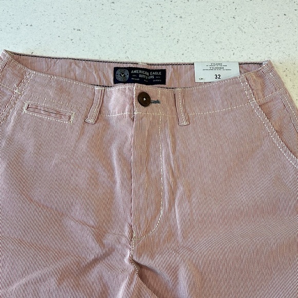 Men’s NWT 10” inseam Classic Shorts Size 32 - Picture 6 of 6